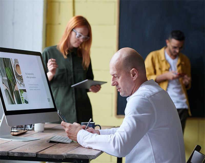 Fractional CMO leadership for B2B companies