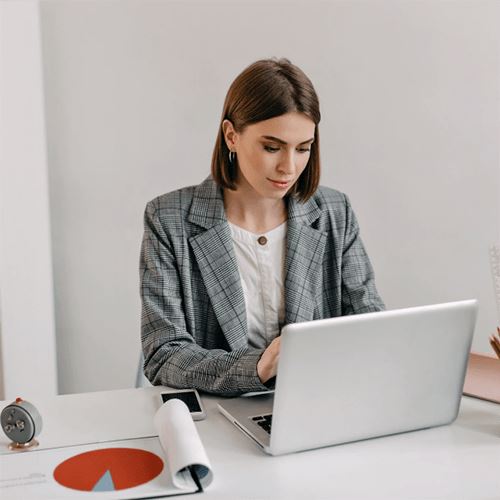Hire vetted B2B marketing talent through Holly Mack